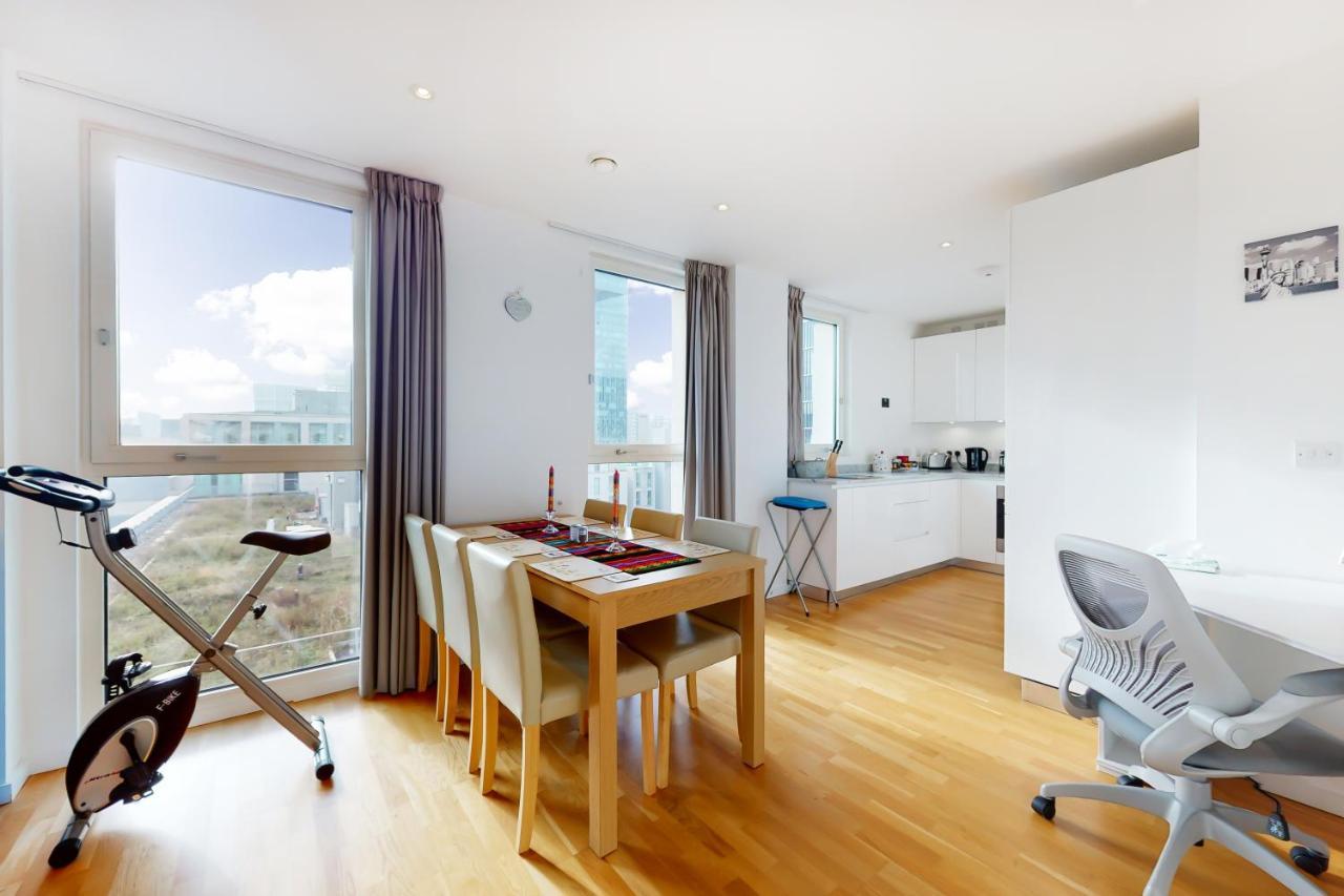 Lovely 2 Bedroom Flat With Balcony In Stratford Londra Dış mekan fotoğraf