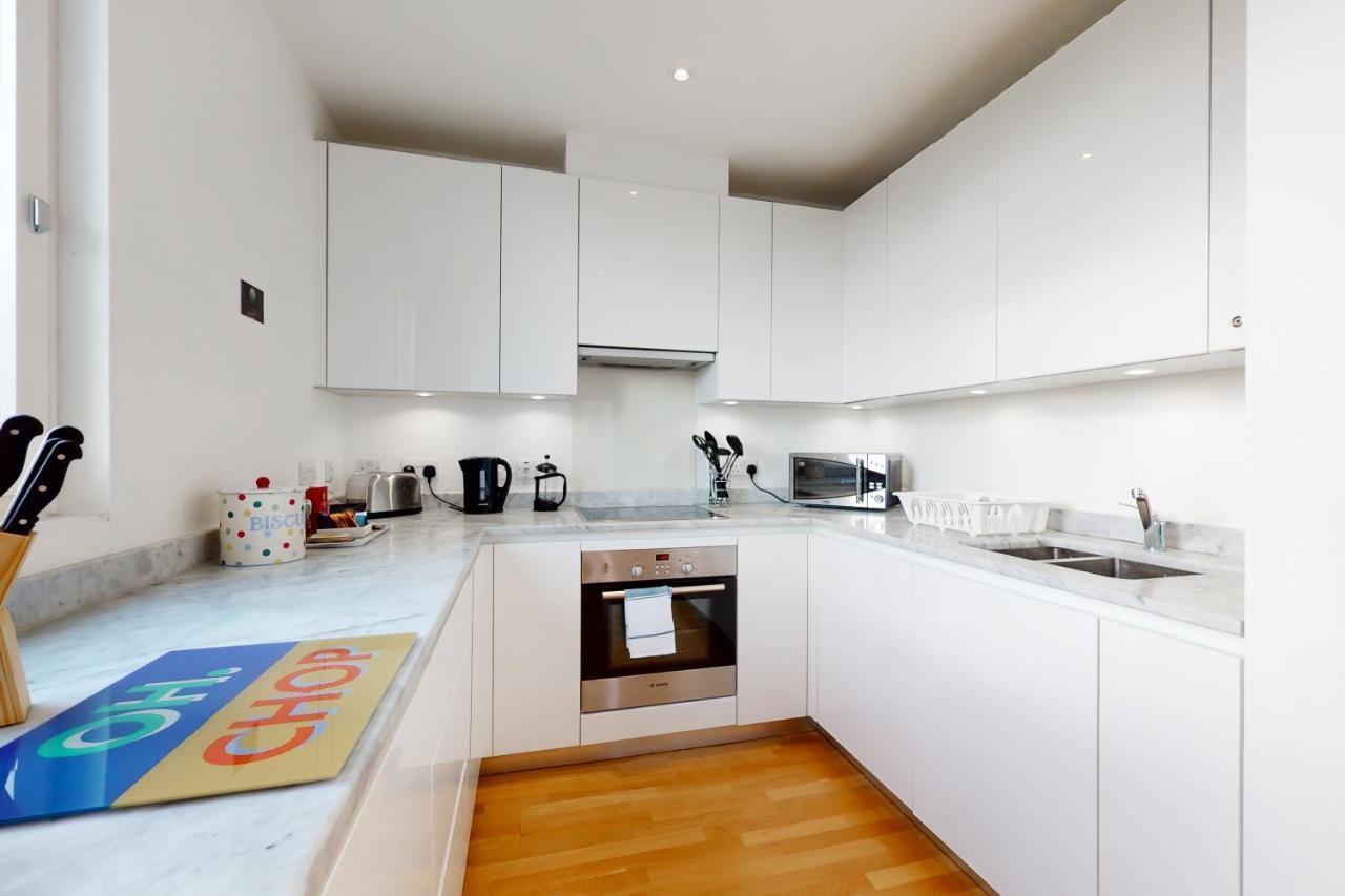Lovely 2 Bedroom Flat With Balcony In Stratford Londra Dış mekan fotoğraf