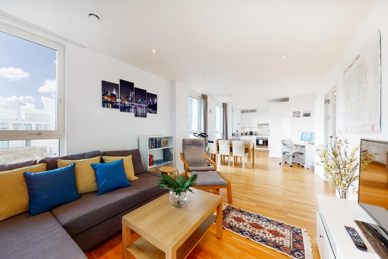 Lovely 2 Bedroom Flat With Balcony In Stratford Londra Dış mekan fotoğraf