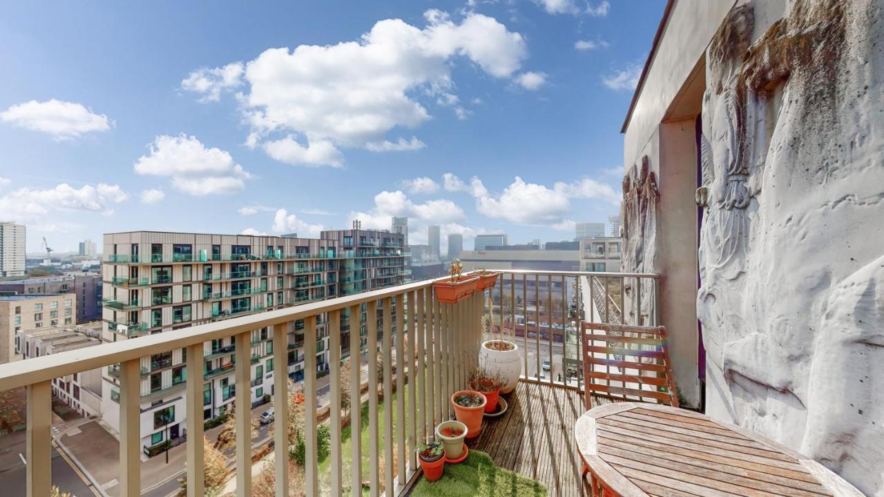 Lovely 2 Bedroom Flat With Balcony In Stratford Londra Dış mekan fotoğraf