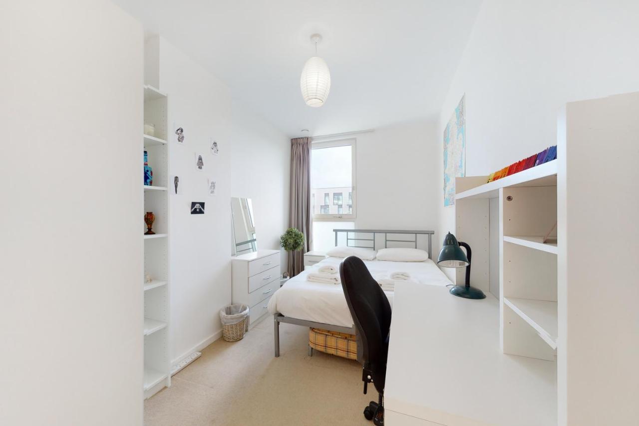 Lovely 2 Bedroom Flat With Balcony In Stratford Londra Dış mekan fotoğraf